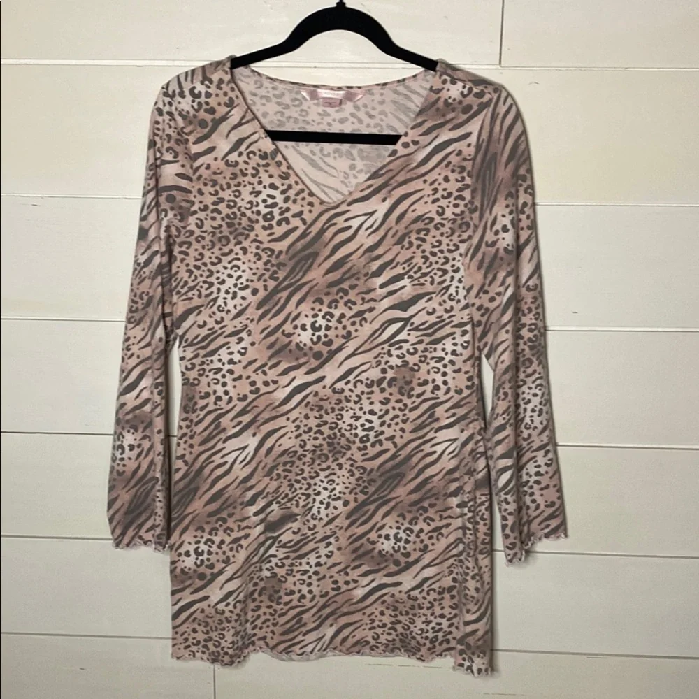 Victoria's Secret Pink and Gray Leopard Print nightgown. Size M. 100% cotton.